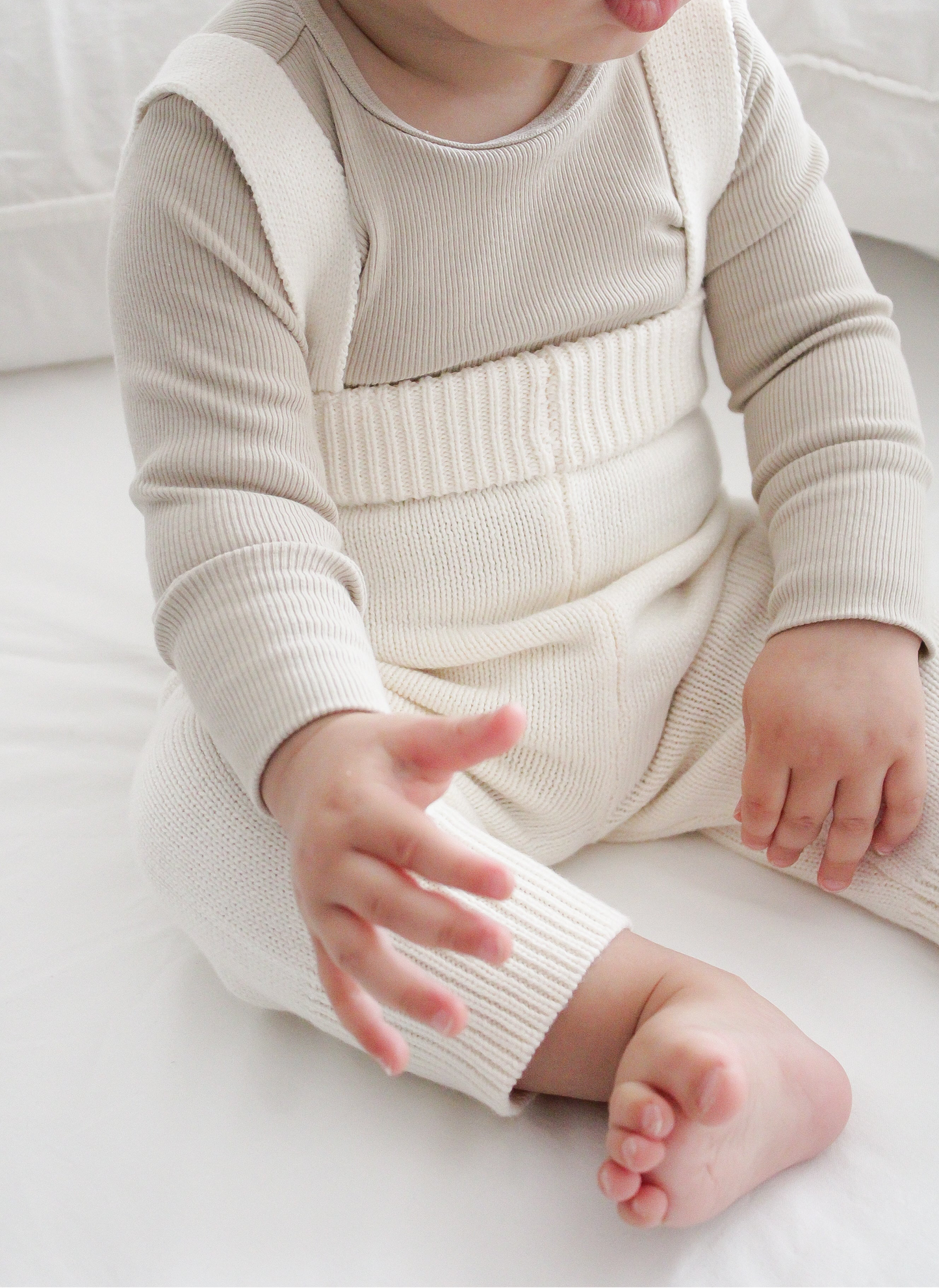 Pantalone in maglia con bretelle - Cream
