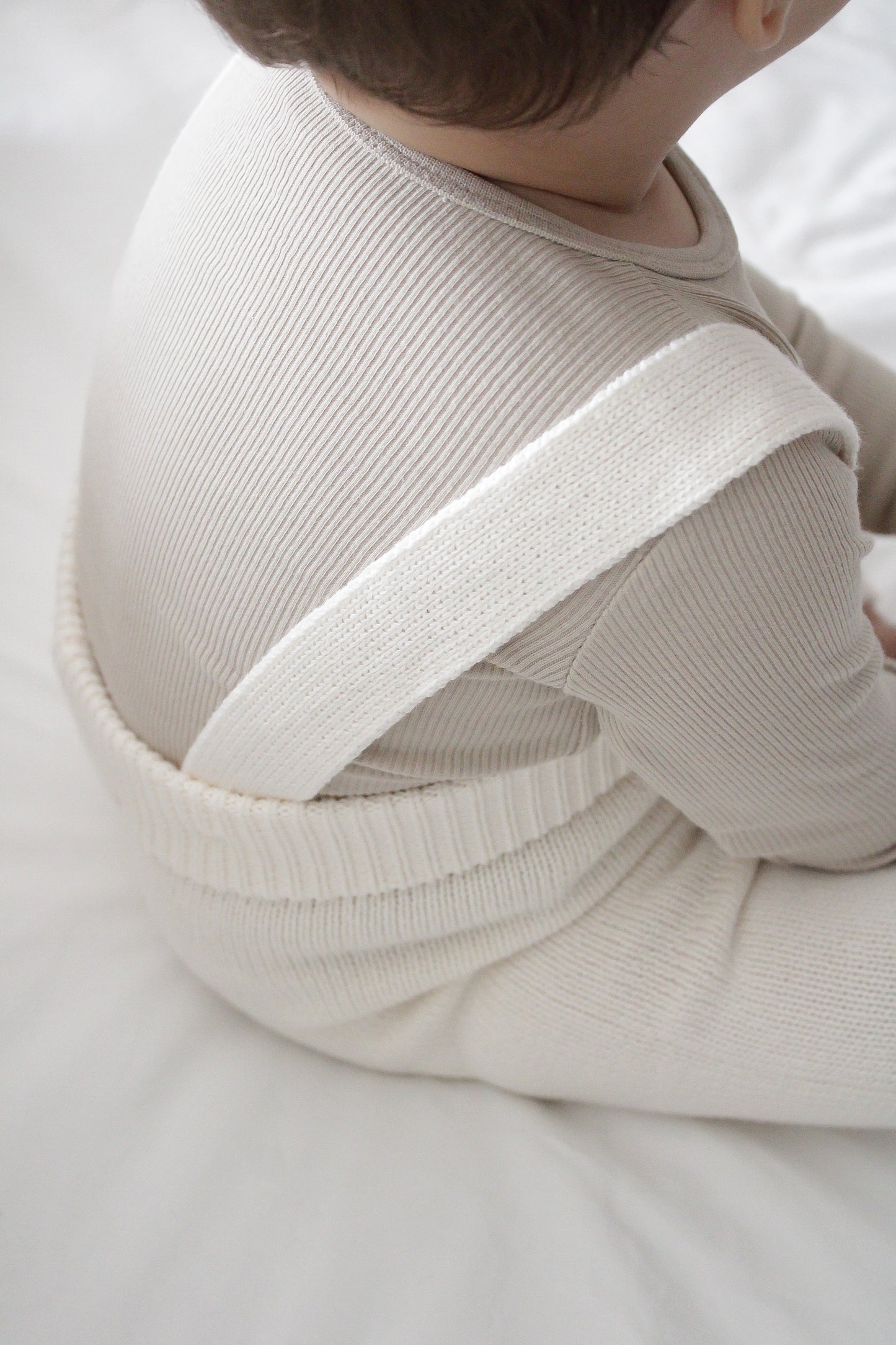 Pantalone in maglia con bretelle - Cream