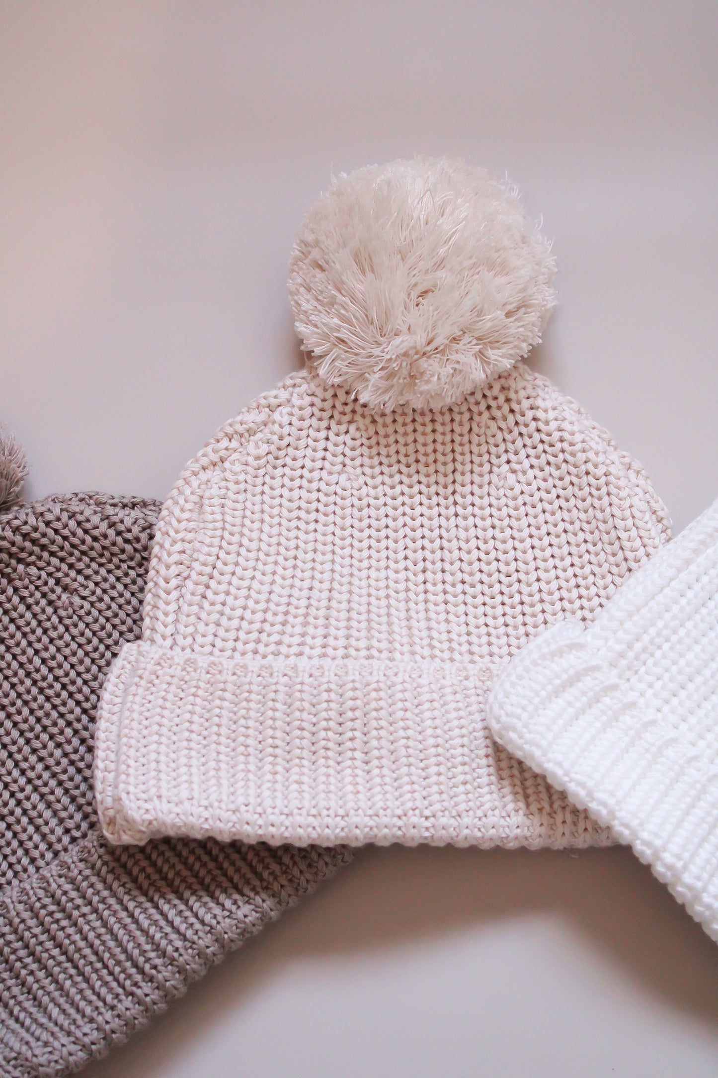 Cappellino Pompon 70% bambù 30% cotone