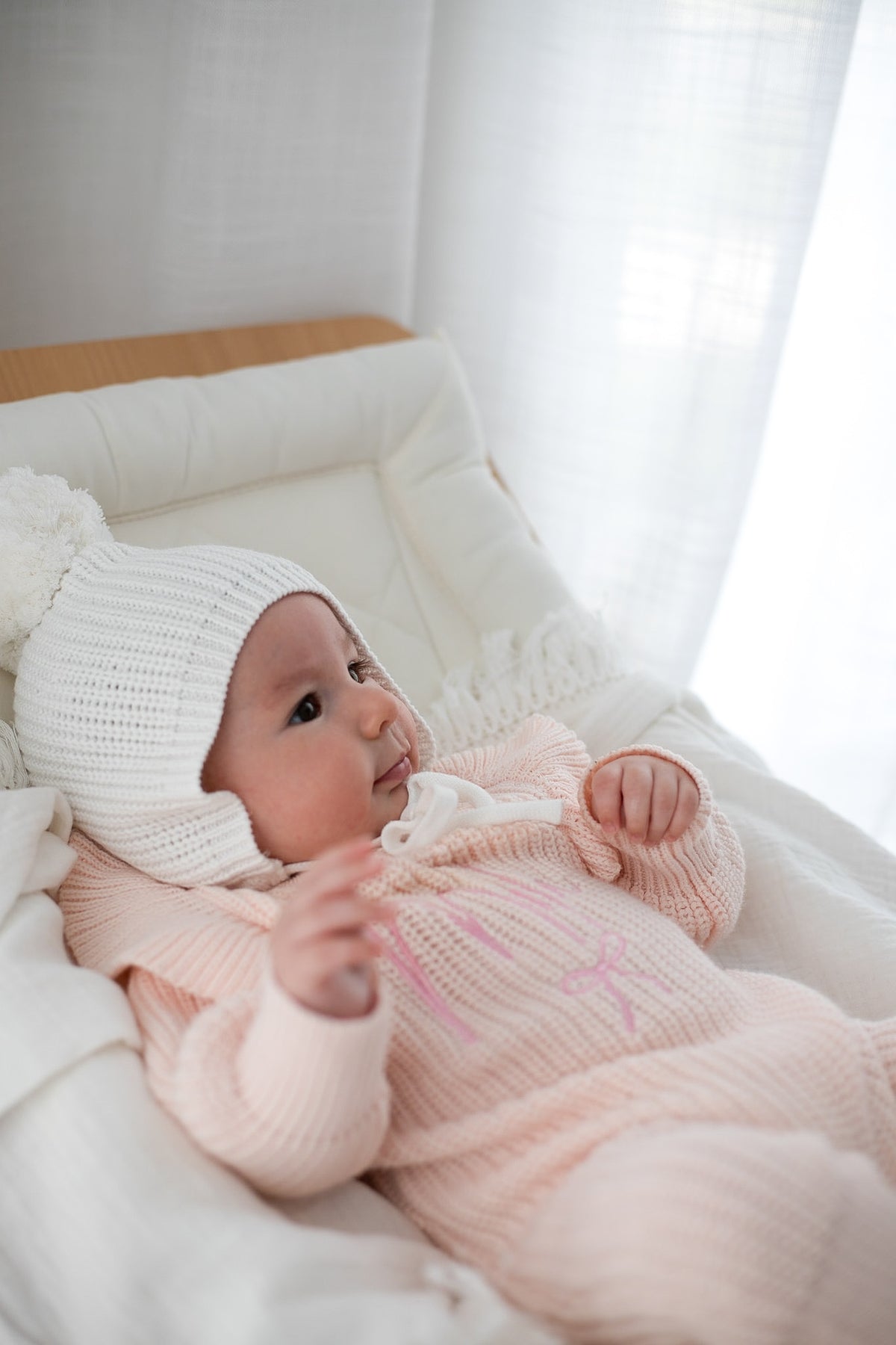 Cuffia in maglia a costine con pompon | Latte