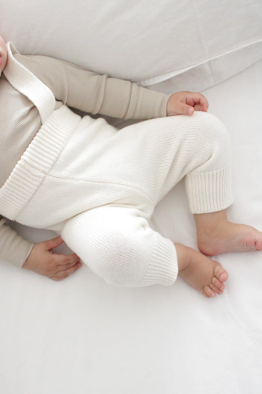 Pantalone in maglia con bretelle - Cream