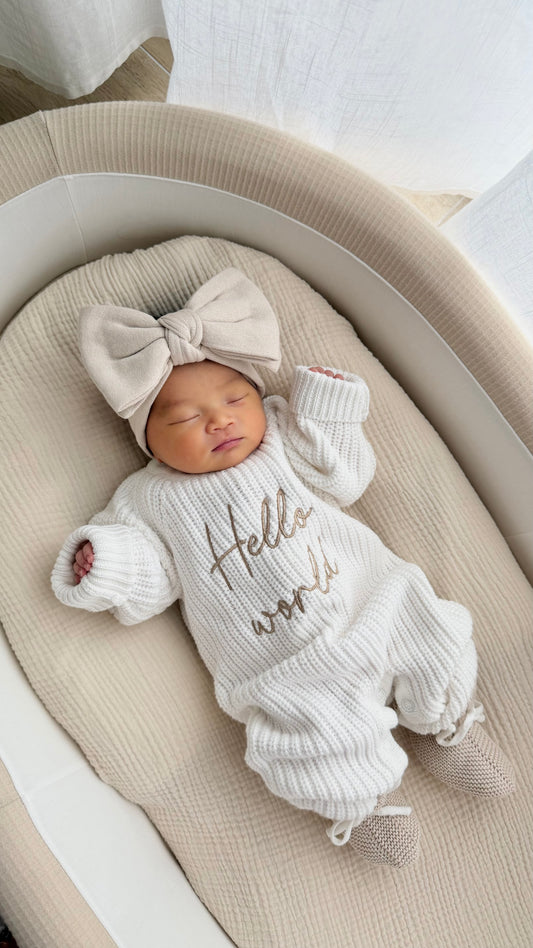 Tutina in maglia a costine Hello World | Latte