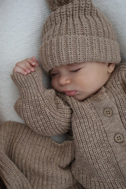 Cappellino Pompon in cotone testurizzato | Cioccolato